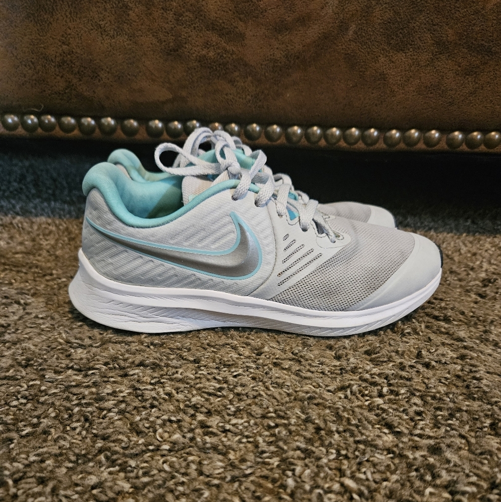 3.5 Nike Kid Tennis Shoes